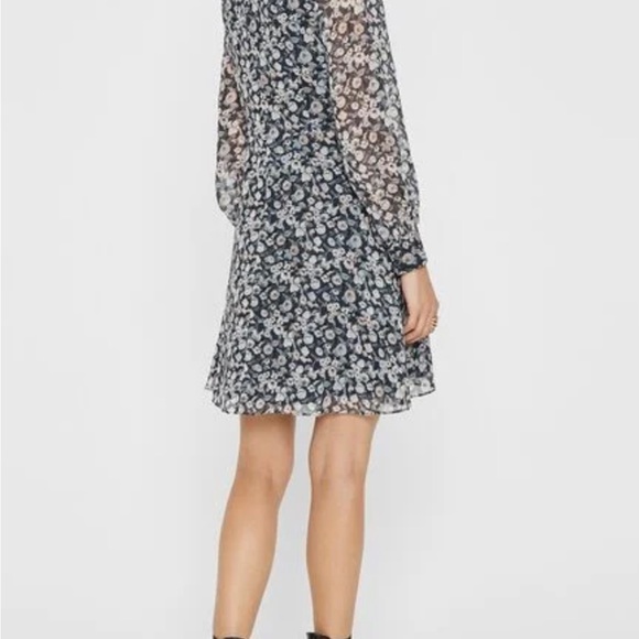 New Club Monaco silk dress - Picture 3 of 7